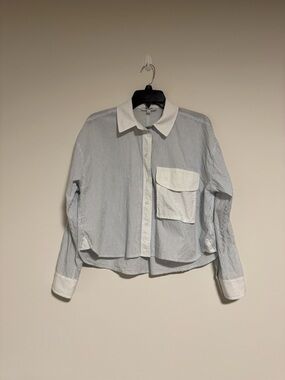 Madewell White Cropped Button-Down Shirt with Blue Pinstripes